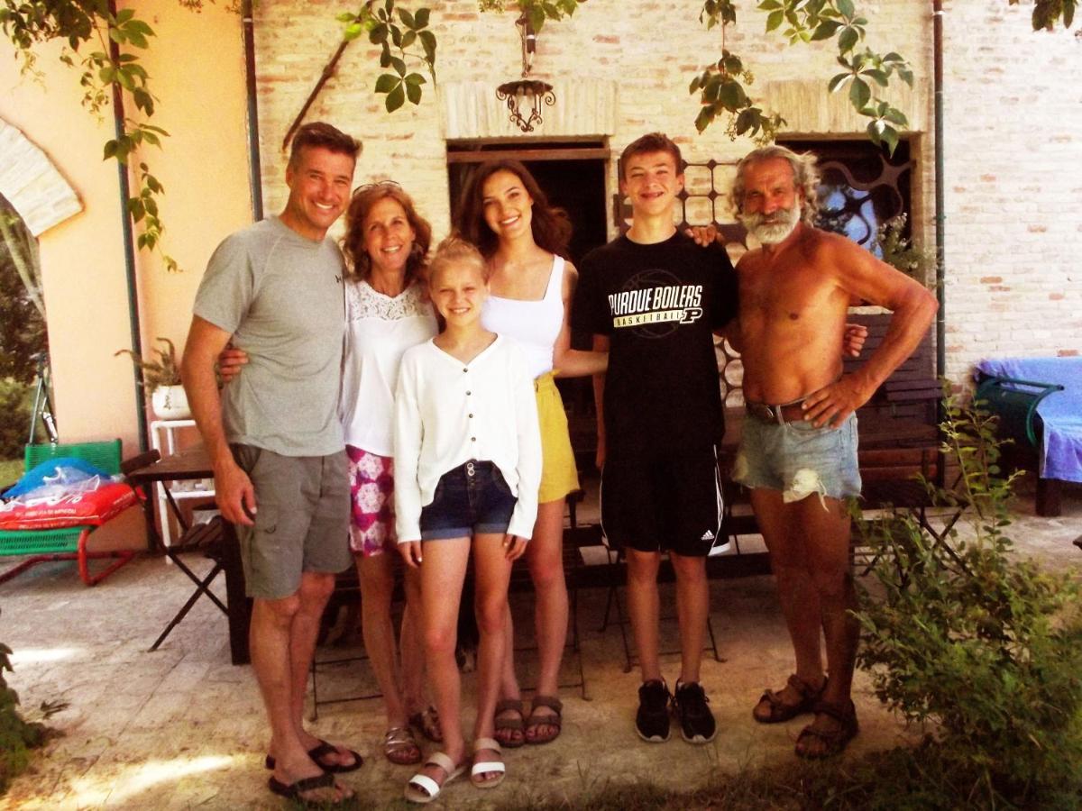 "La Casa Degli Ulivi Art B&B" Trecastelli Extérieur photo