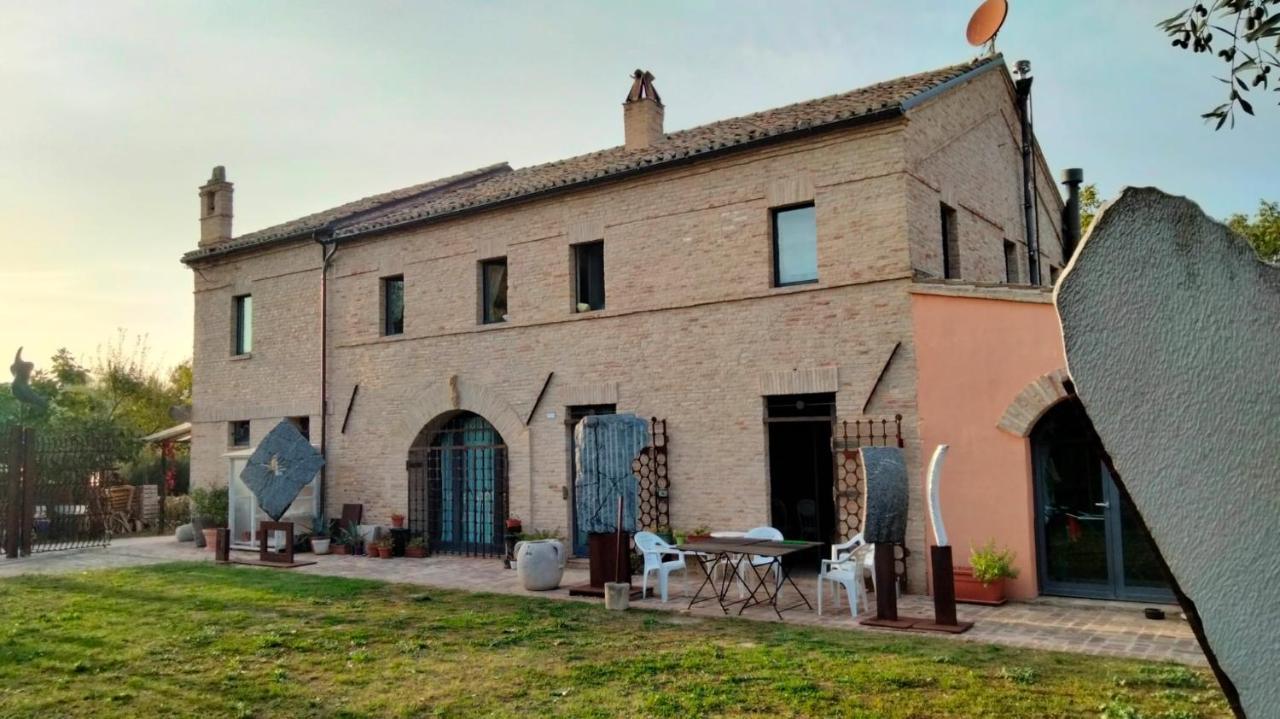 "La Casa Degli Ulivi Art B&B" Trecastelli Extérieur photo
